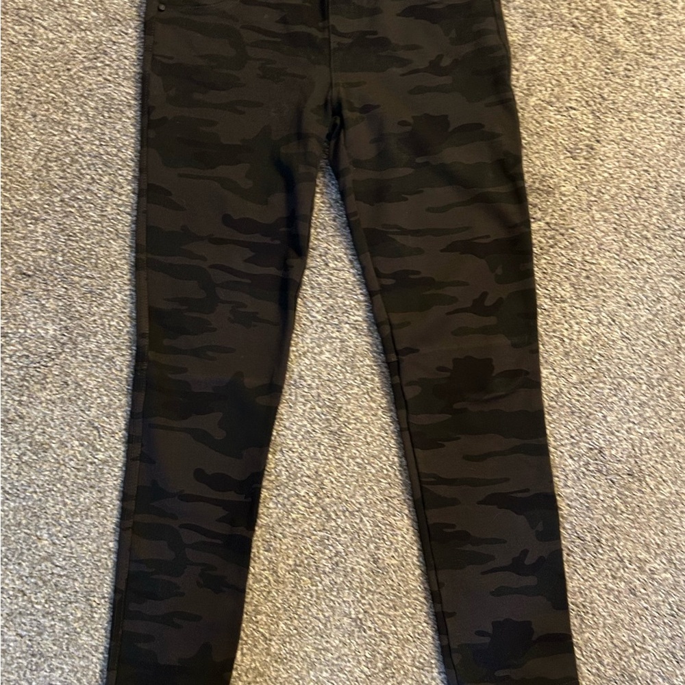 Women's Santuary Camouflage Leggings